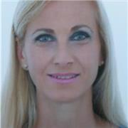 Española imparte español para extranjeros